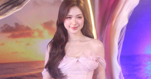 Hòa Minzy gợi cảm chúc mừng phim ‘Ốc mượn hồn’ – OKVIP casino đồng hành cùng làng giải trí - hình ảnh - okvipapps.com Hòa Minzy gợi cảm chúc mừng phim ‘Ốc mượn hồn’ – OKVIP casino đồng hành cùng làng giải trí - hình ảnh - okvipapps.com