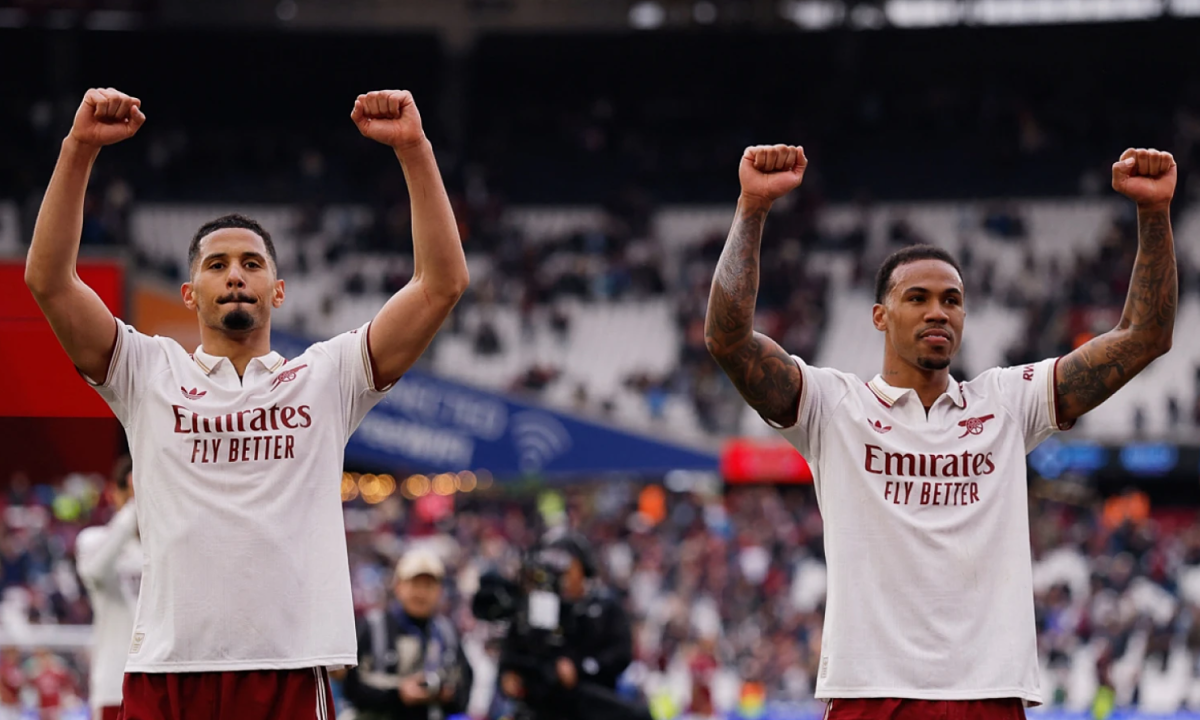 Neville: ‘Hàng thủ có thể giúp Arsenal hạ PSG’ - hình ảnh - okvipapps.com Neville: ‘Hàng thủ có thể giúp Arsenal hạ PSG’ - hình ảnh - okvipapps.com