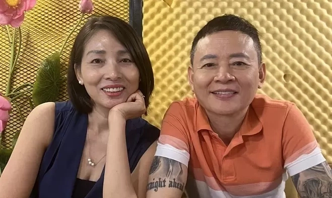 OKVIP VIP: Tùng Dương lên chức ông ngoại, an yên bên vợ thứ tư ở tuổi 57 - hình ảnh - okvipapps.com
