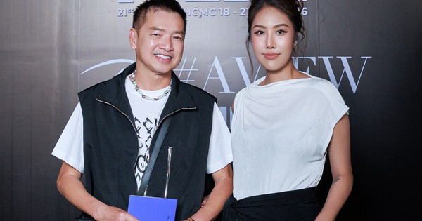 Quang Minh cùng vợ kém tuổi đi sự kiện, tiết lộ cuộc sống hôn nhân: góc nhìn mới cho người chơi Việt - hình ảnh - okvipapps.com Quang Minh cùng vợ kém tuổi đi sự kiện, tiết lộ cuộc sống hôn nhân: góc nhìn mới cho người chơi Việt - hình ảnh - okvipapps.com
