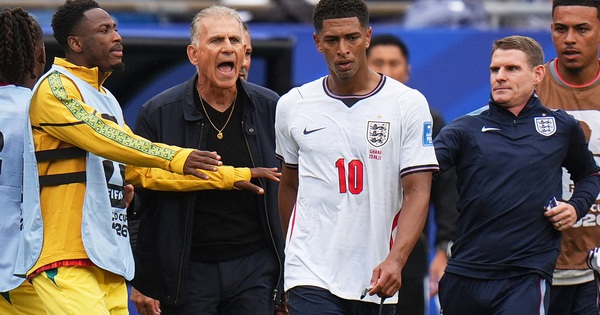Ngôi sao đội tuyển Anh vi phạm luật mới của FIFA, lại lấy tay che miệng: Nguy cơ nhận án phạt nguội - hình ảnh - okvipapps.com Ngôi sao đội tuyển Anh vi phạm luật mới của FIFA, lại lấy tay che miệng: Nguy cơ nhận án phạt nguội - hình ảnh - okvipapps.com