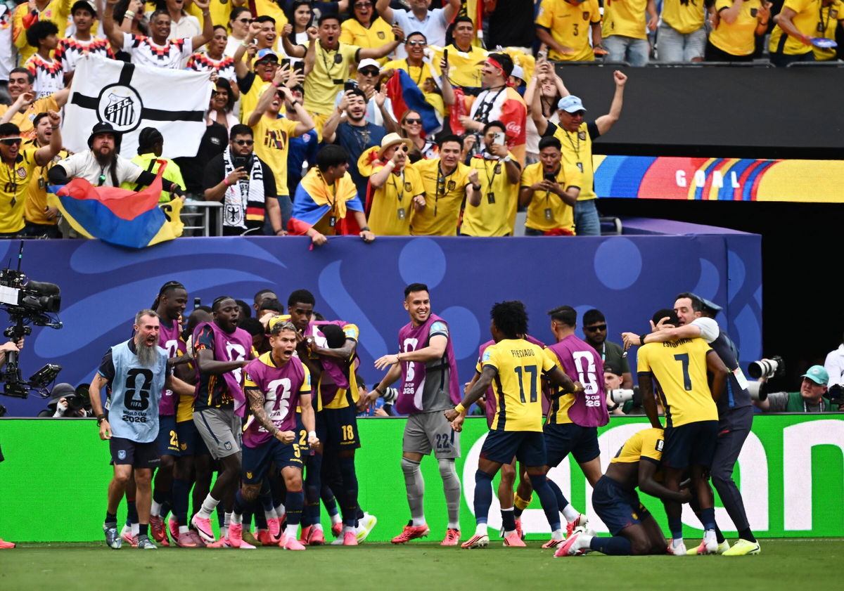 Ecuador quật ngã Đức, lách khe cửa hẹp vào vòng knock-out - hình ảnh - okvipapps.com
