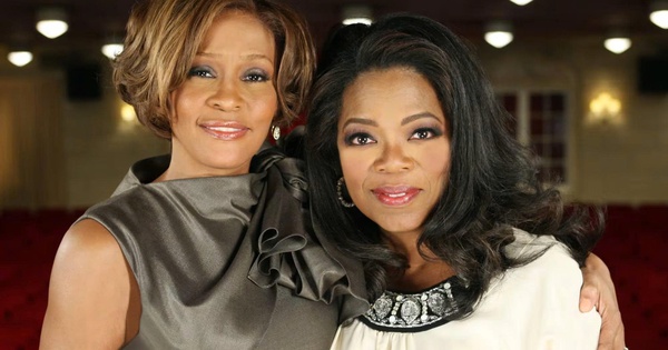 Gia đình Whitney Houston phản ứng dữ dội trước phát ngôn gây tranh cãi của Oprah Winfrey - hình ảnh - okvipapps.com