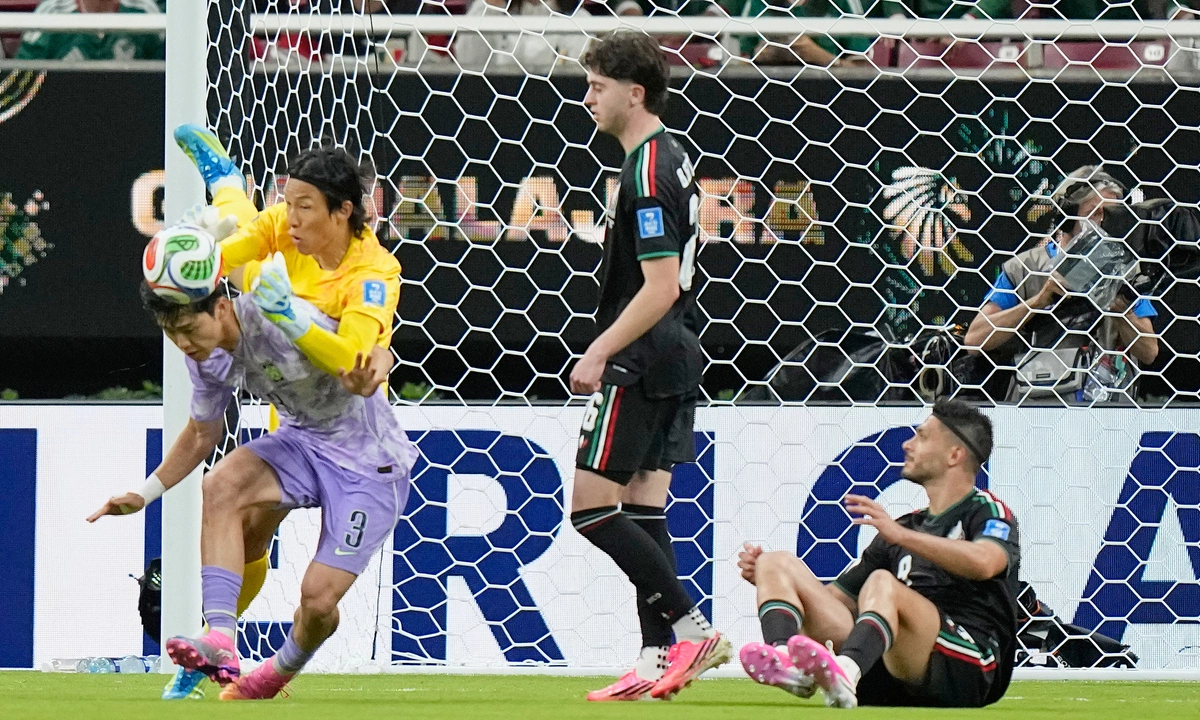Thưởng tân thủ OKVIP: Mexico vào vòng trong World Cup 2026 sau sai lầm của thủ môn Hàn Quốc - hình ảnh - okvipapps.com
