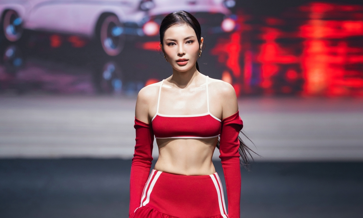 Đỗ Mạnh Cường lăng xê phong cách thể thao: Dấu ấn mới trong làng thời trang Việt - hình ảnh - okvipapps.com Đỗ Mạnh Cường lăng xê phong cách thể thao: Dấu ấn mới trong làng thời trang Việt - hình ảnh - okvipapps.com