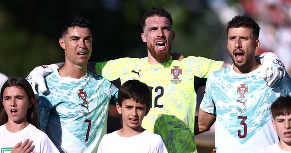 Ronaldo và Bồ Đào Nha ‘mang’ Diogo Jota đến World Cup 2026: Hành động đặc biệt khiến khán giả rơi lệ! - hình ảnh - okvipapps.com Ronaldo và Bồ Đào Nha ‘mang’ Diogo Jota đến World Cup 2026: Hành động đặc biệt khiến khán giả rơi lệ! - hình ảnh - okvipapps.com
