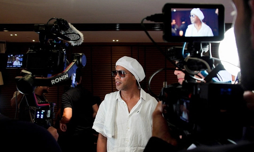 Ronaldinho trở lại sân cỏ ở tuổi 46: Huyền thoại Brazil ký hợp đồng với CLB Ravenna - hình ảnh - okvipapps.com Ronaldinho trở lại sân cỏ ở tuổi 46: Huyền thoại Brazil ký hợp đồng với CLB Ravenna - hình ảnh - okvipapps.com