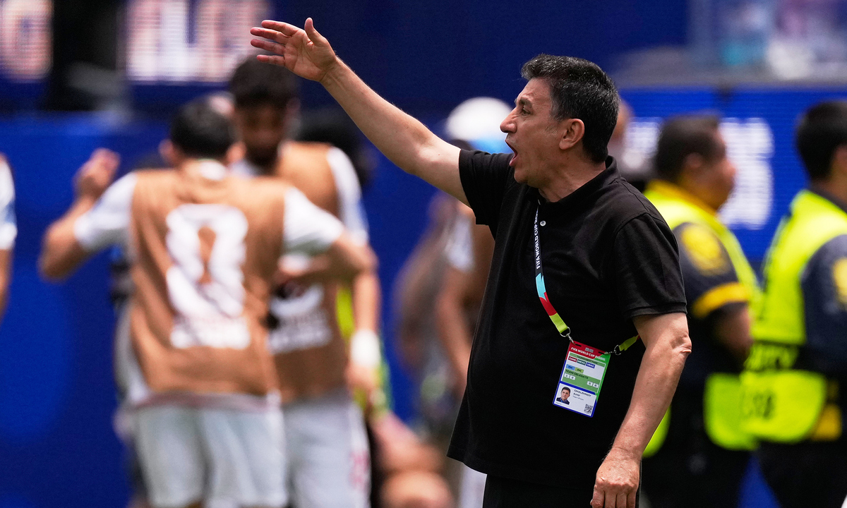 HLV Ghalenoei: ‘Iran bất bại là kỳ tích World Cup’ - hình ảnh - okvipapps.com