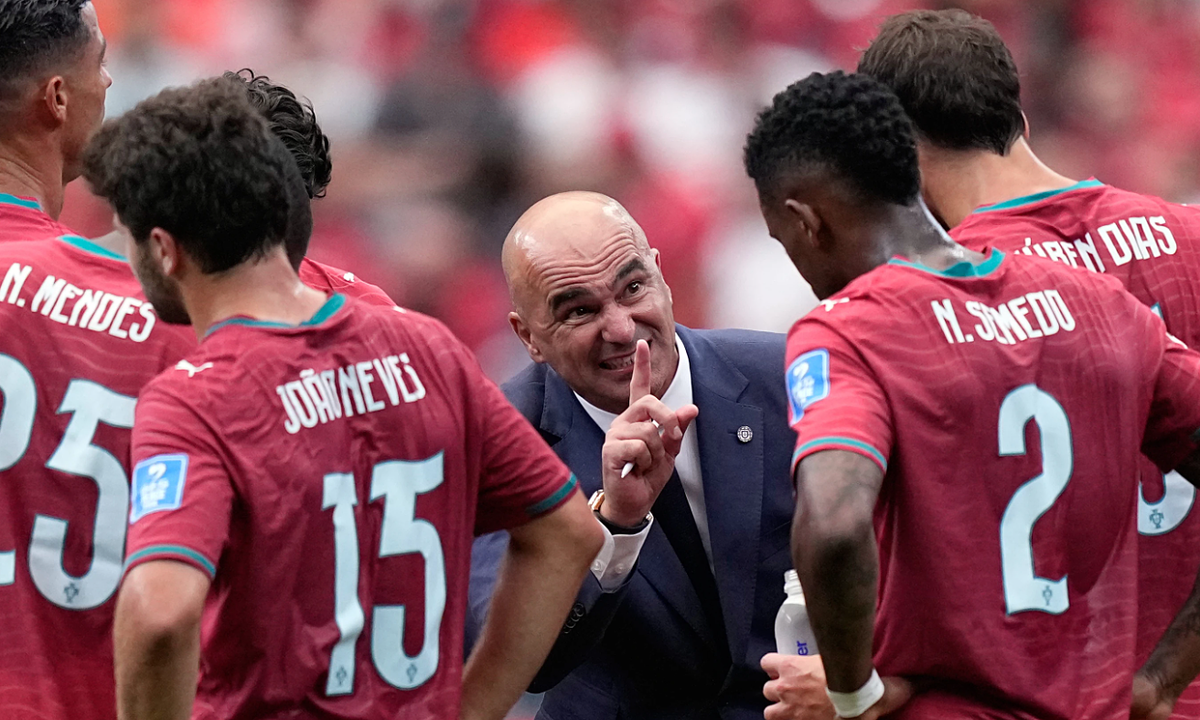 HLV Bồ Đào Nha: ‘Ronaldo là điểm tham chiếu trong hệ thống tấn công’ - hình ảnh - okvipapps.com HLV Bồ Đào Nha: ‘Ronaldo là điểm tham chiếu trong hệ thống tấn công’ - hình ảnh - okvipapps.com