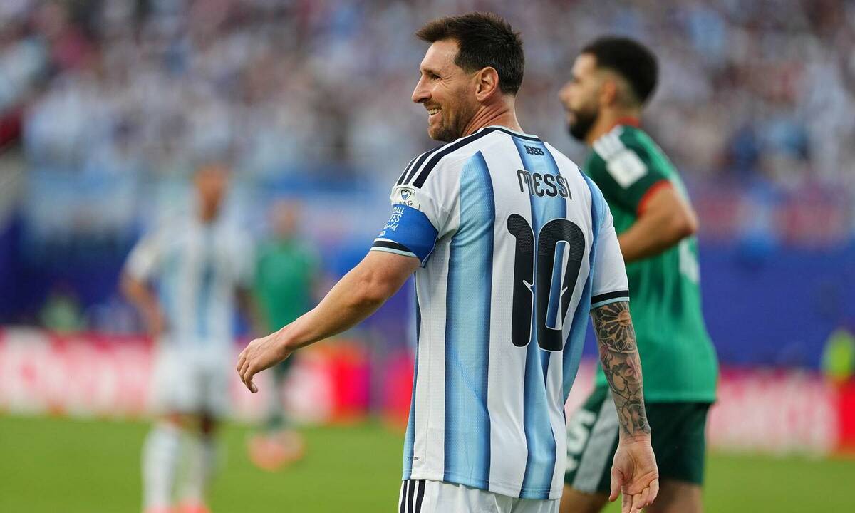 Chiến thuật đi bộ thông minh của Messi được FIFA ca ngợi tại World Cup 2026 - hình ảnh - okvipapps.com Chiến thuật đi bộ thông minh của Messi được FIFA ca ngợi tại World Cup 2026 - hình ảnh - okvipapps.com