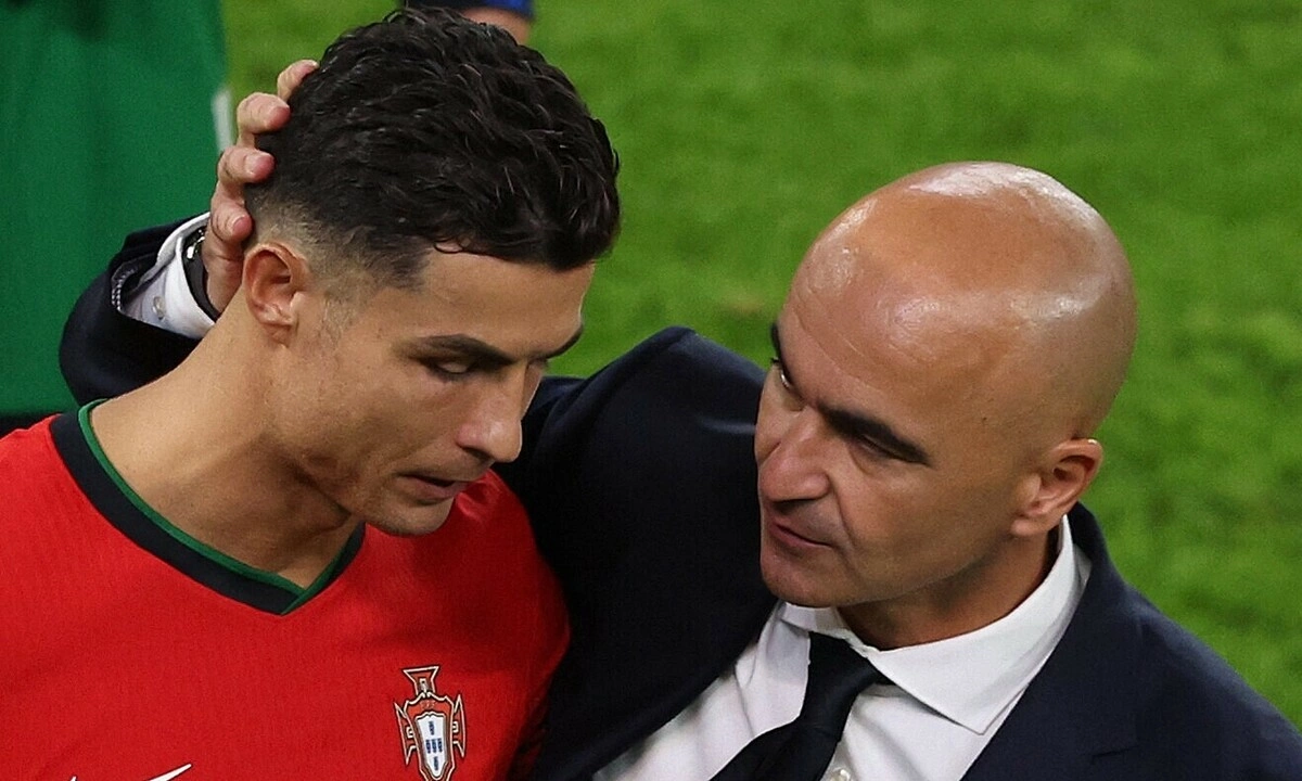 Shearer: ‘HLV Bồ Đào Nha không dám thay Ronaldo’ - hình ảnh - okvipapps.com Shearer: ‘HLV Bồ Đào Nha không dám thay Ronaldo’ - hình ảnh - okvipapps.com