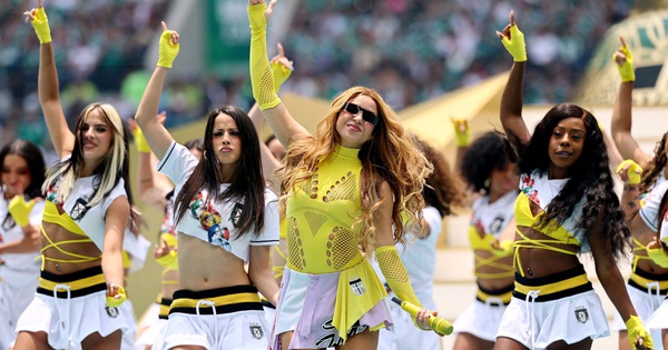 Shakira nhảy múa ăn mừng khi Colombia có vé đi tiếp, vì sao Ronaldo phải lo? - hình ảnh - okvipapps.com Shakira nhảy múa ăn mừng khi Colombia có vé đi tiếp, vì sao Ronaldo phải lo? - hình ảnh - okvipapps.com