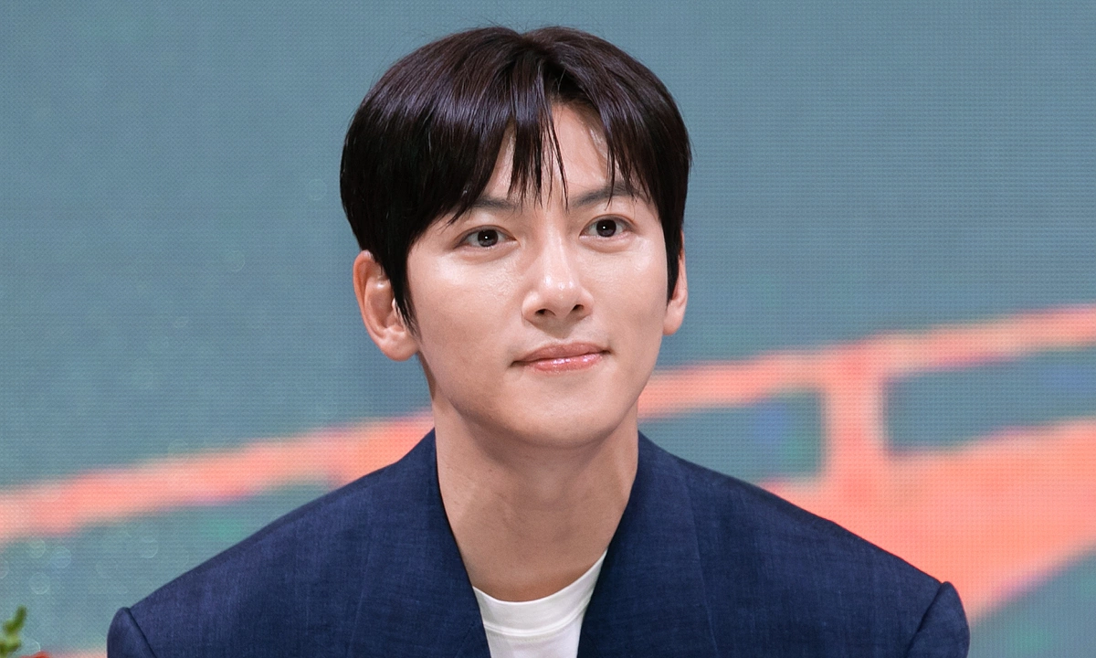 Ji Chang Wook: ‘Tôi nhận năng lượng tích cực khi đến Việt Nam’ - hình ảnh - okvipapps.com Ji Chang Wook: ‘Tôi nhận năng lượng tích cực khi đến Việt Nam’ - hình ảnh - okvipapps.com