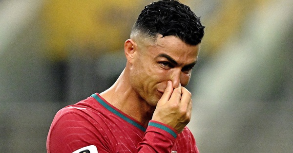Chấm điểm Bồ Đào Nha – Tây Ban Nha: Ronaldo mờ nhạt, Yamal tỏa sáng - hình ảnh - okvipapps.com Chấm điểm Bồ Đào Nha – Tây Ban Nha: Ronaldo mờ nhạt, Yamal tỏa sáng - hình ảnh - okvipapps.com