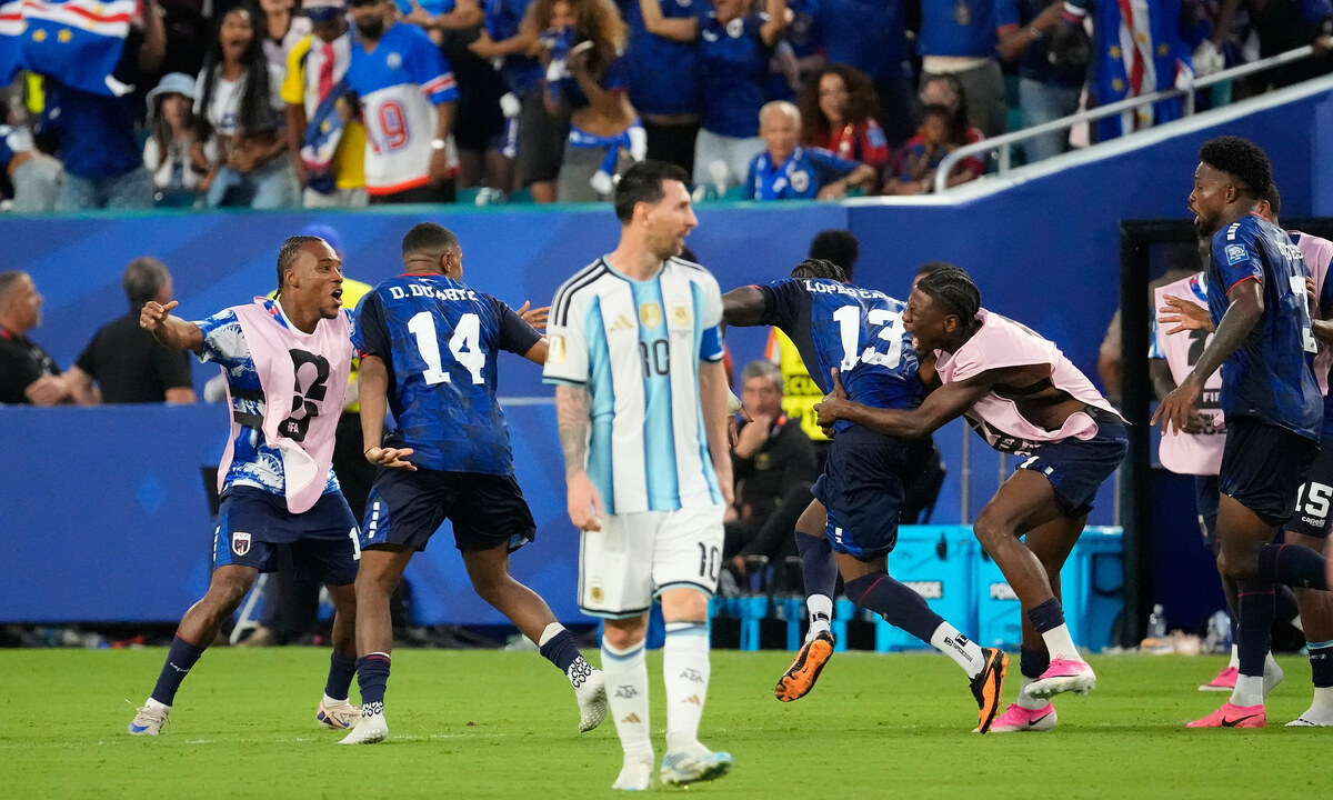 Henry và Ibrahimovic kêu gọi FIFA trao cúp cho Cape Verde sau màn trình diễn World Cup ấn tượng - hình ảnh - okvipapps.com Henry và Ibrahimovic kêu gọi FIFA trao cúp cho Cape Verde sau màn trình diễn World Cup ấn tượng - hình ảnh - okvipapps.com