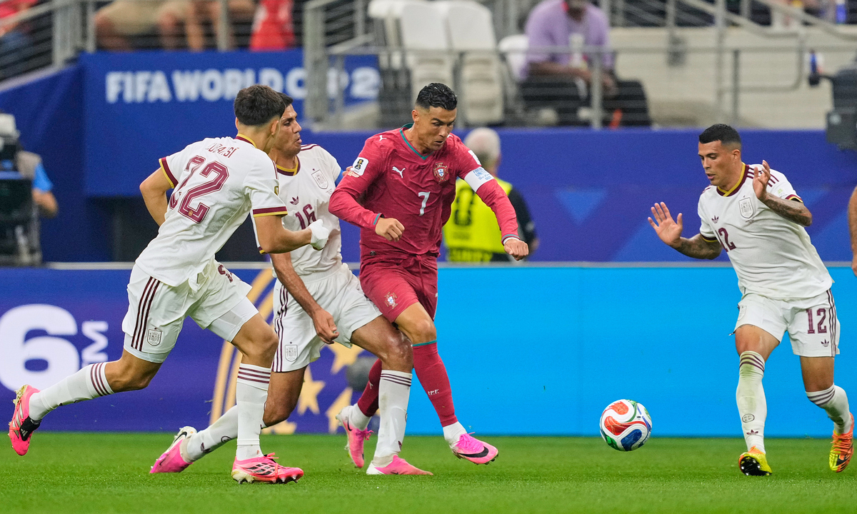 Ronaldo Nhận Điểm Thấp Nhất Trận Thua Tây Ban Nha: Cơ Hội Để Người Hâm Mộ Giải Trí Cùng OKVIP - hình ảnh - okvipapps.com